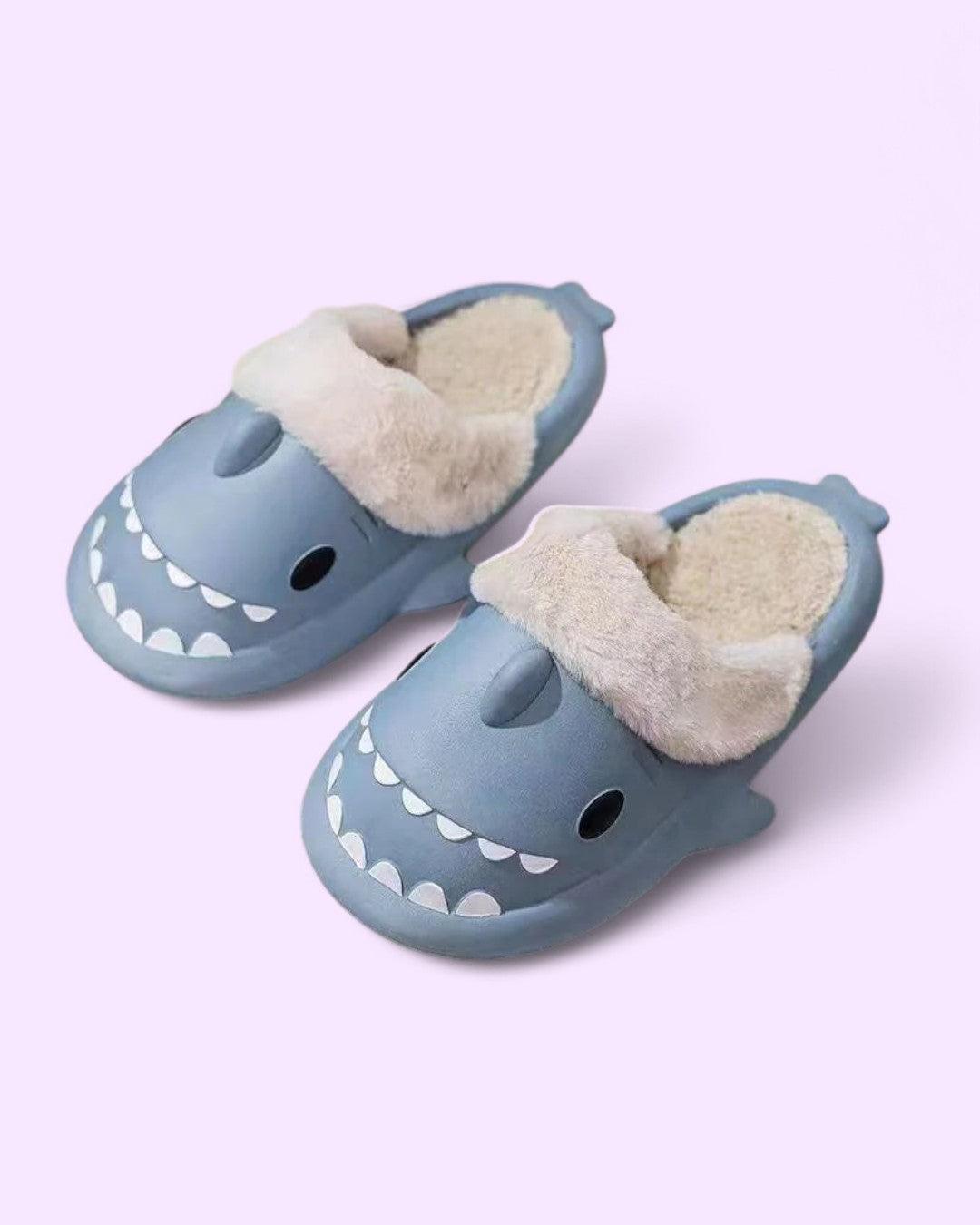 MiniFins™ – Sandálias de tubarão fofas e aconchegantes para o inverno