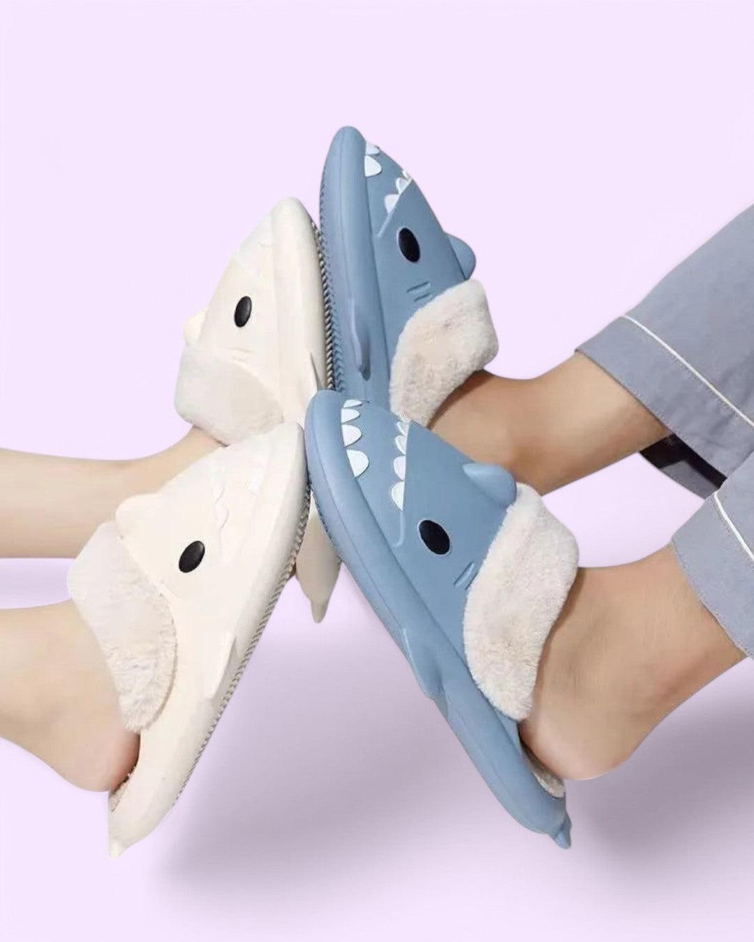 MiniFins™ – Sandálias de tubarão fofas e aconchegantes para o inverno